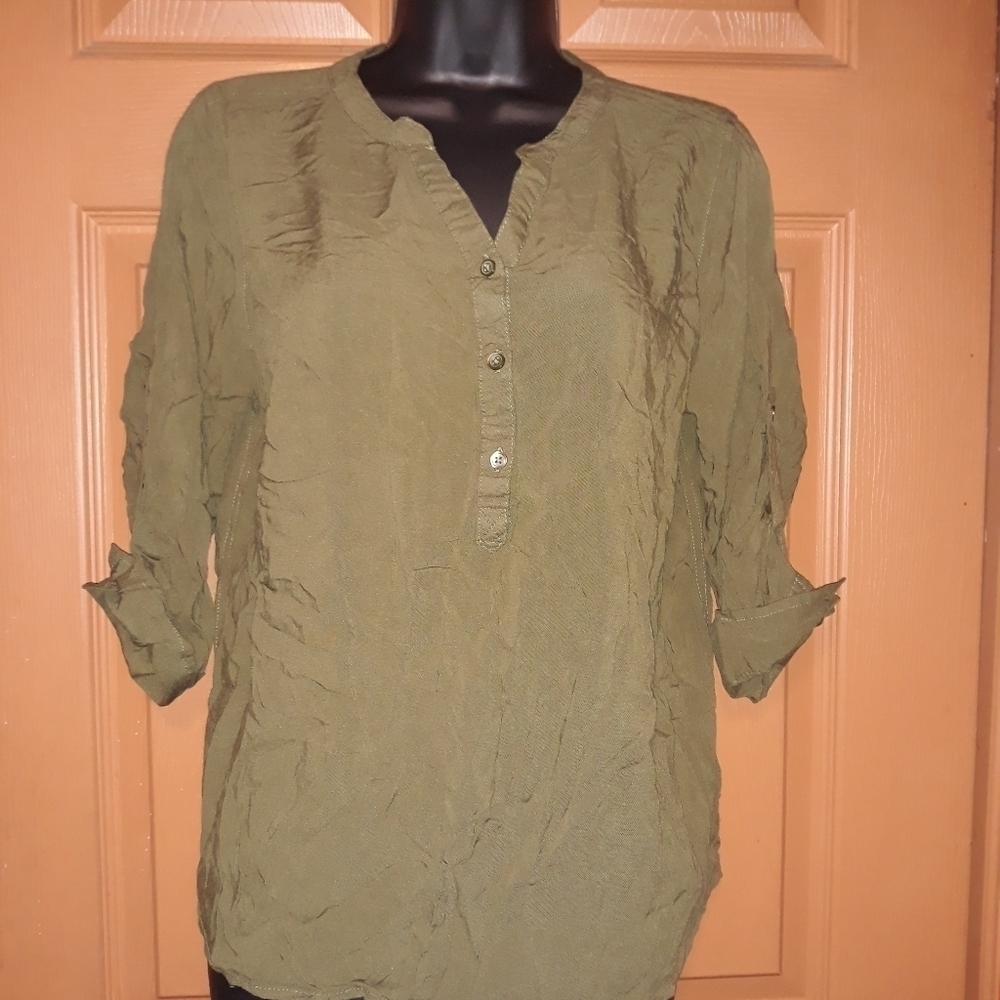 Simply styled pullover Blouse size large A-48 5/$25